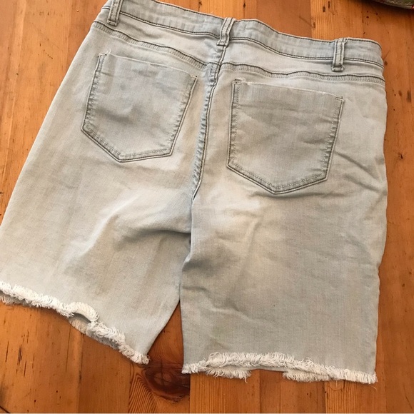 ▪️2.1 Denim Light Wash Shorts - Picture 6 of 6